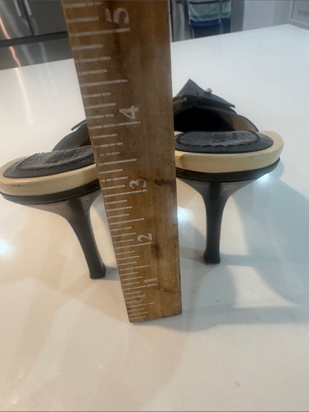 GUCCI “Tom Ford” 2004 collection, leather mule - Picture 9 of 16